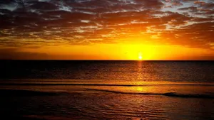 Exquisite Sea Sunset Desktop Wallpaper