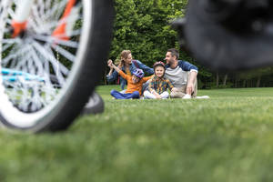 Family Biking Bonding Wallpaper