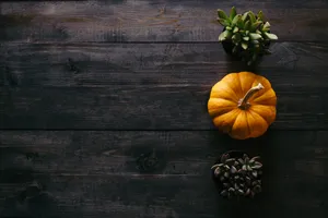 Family Enjoying Thanksgiving Wallpaper