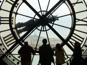 Family Silhouette At Musée Dorsay Giant Clock Wallpaper