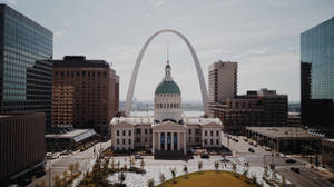 Famous Gateway Arch Of Missouri Wallpaper