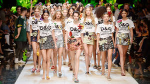 Fashion Show Finale – Dolce And Gabbana Models On The Runway Wallpaper