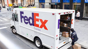 Fedex Tracking Delivery Unloading Wallpaper