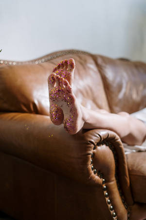 Feet With Colorful Glitters Wallpaper