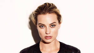 Fierce Look Margot Robbie Wallpaper