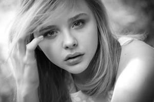 Filtered Chloë Grace Moretz Wallpaper