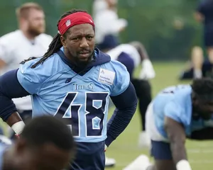 Football Outside Linebacker Bud Dupree Wallpaper