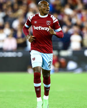 Footballerin Action West Ham United Wallpaper