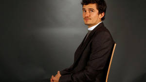 Formal Photography Actor Orlando Bloom Wallpaper