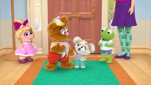 Fozzie Bear With His Sister In Disney Muppet Babies Wallpaper