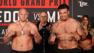 Frank Mir In A Fierce Mma Competition At Bellator 198 Wallpaper