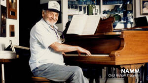 Frankie Laine Old Playing Piano Wallpaper