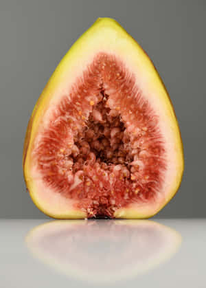 Fresh Fig Half Cut Image Wallpaper