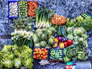 Fresh Vegetables Displayed At Local Farmer's Market Wallpaper