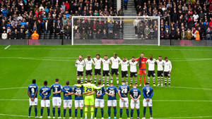 Fulham Fc - Moment Of Silence Wallpaper