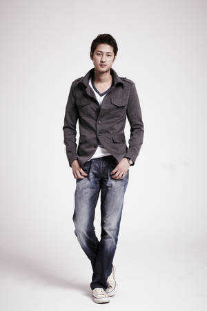 Full Body Male Fashion Model Wallpaper