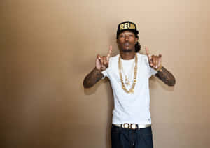 Future Rapper Pfp With Gold Chain Wallpaper