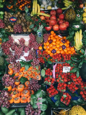 Garnet Fruit In Market Wallpaper
