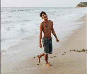 Gay Latino Shore Wallpaper