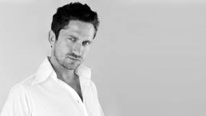 Gerard Butler Side Profile Hot Sexy Model Wallpaper