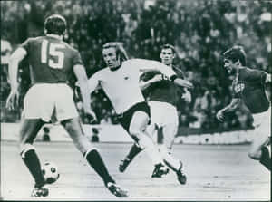 German Football Player Günter Netzer 1972 Wallpaper