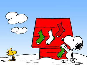 Get Into The Holiday Spirit With Snoopy And Bring Home A New Christmas Themed Iphone! Wallpaper