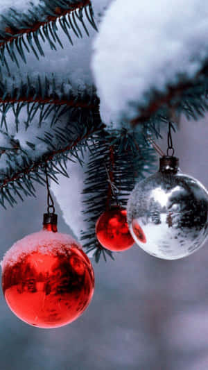 Get Into The Holiday Spirit With This Festive Christmas Ornament! Wallpaper