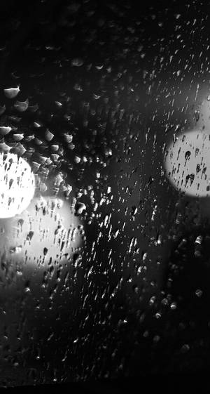 Get Lost In The Beauty Of An Iphone Rain Day. Wallpaper