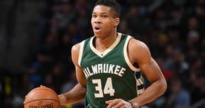 Giannis Antetokounmpo Bucks 34 Wallpaper