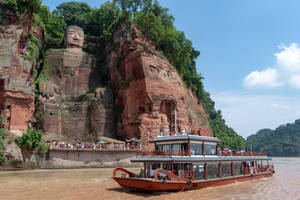 Giant Buddha Of China Wallpaper