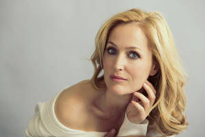 Gillian Anderson Beautiful Blonde Actress Wallpaper