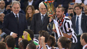 Giorgio Chiellini Trophy Winner Tim Cup Finals Wallpaper