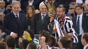Giorgio Chiellini Trophy Winner Tim Cup Finals Wallpaper