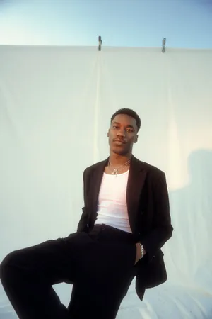 Giveon Dezmann Evans Wallpaper