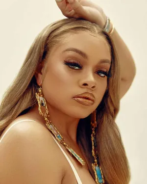 Glamorous Portrait_ Golden Makeup Wallpaper