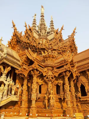 Gold Aesthetic Designs In The Sanctuary Of Truth Wallpaper