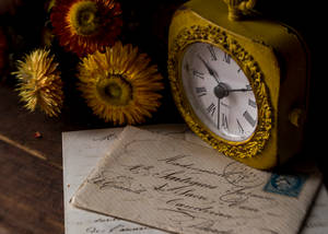 Golden Vintage Clock Wallpaper