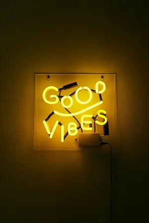 Good Vibes Yellow Baddie Neon Sign Wallpaper