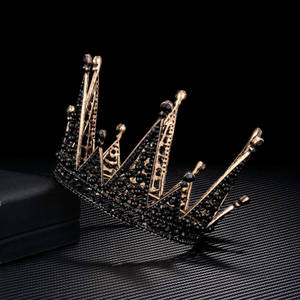 Gothic Gold Black Crown Wallpaper