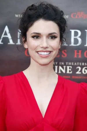 Grace Fulton 'annabelle' Premiere Wallpaper