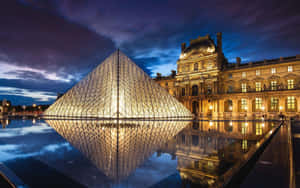 Gradient Sky Louvre Museum Wallpaper
