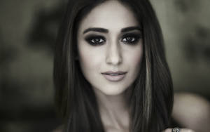 Grayscale Ileana D'cruz Wallpaper