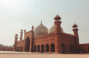 Great Badshahi Mosque In Lahore Wallpaper