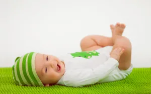 Green Aesthetic Of Baby Love Wallpaper