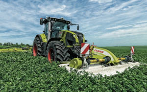 Green Claas Axion 800 Tractor Wallpaper