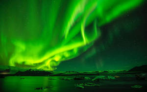 Green Sky Aurora Borealis Wallpaper