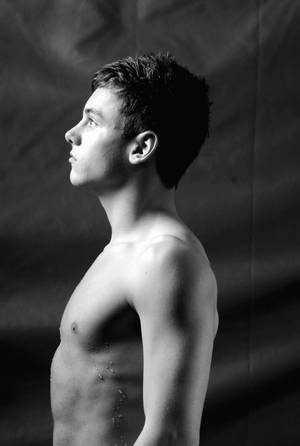 Greyscale Tom Daley Side Profile Wallpaper