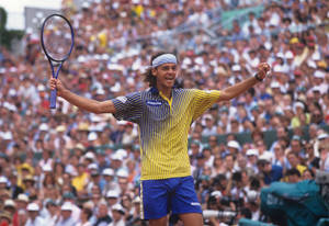 Gustavo Kuerten Arms Wide Open Wallpaper