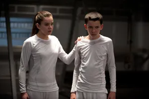 Hailee Steinfeld Ender's Game Wallpaper