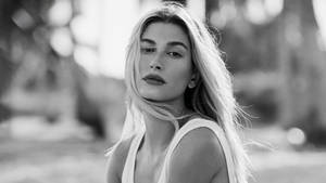 Hailey Bieber For Elle 2020 Wallpaper